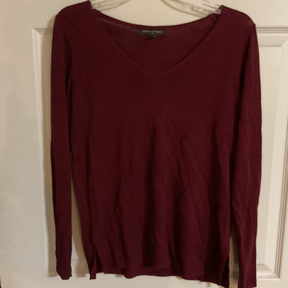 Banana Republic Deep Red Maroon Burgundy Chevron Lightweight V-neck Sweater S
